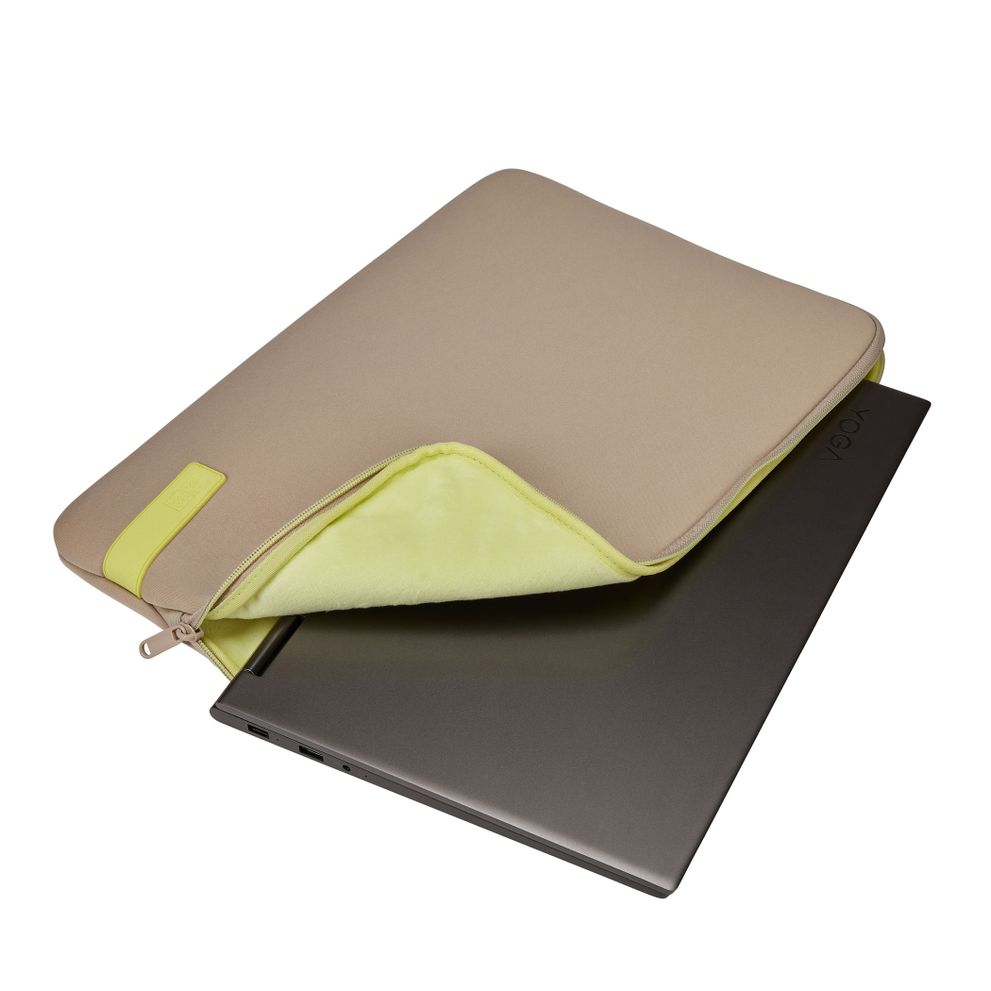 Case Logic Reflect Laptop Sleeve 15.6" laptop sleeve
