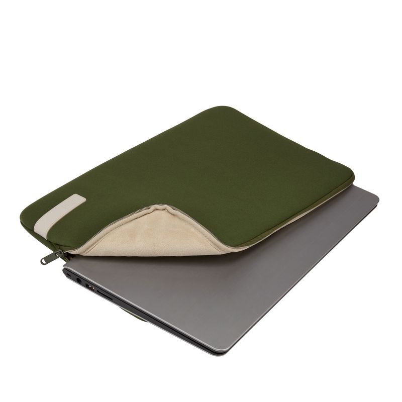 Case Logic Reflect 15.6" laptop sleeve