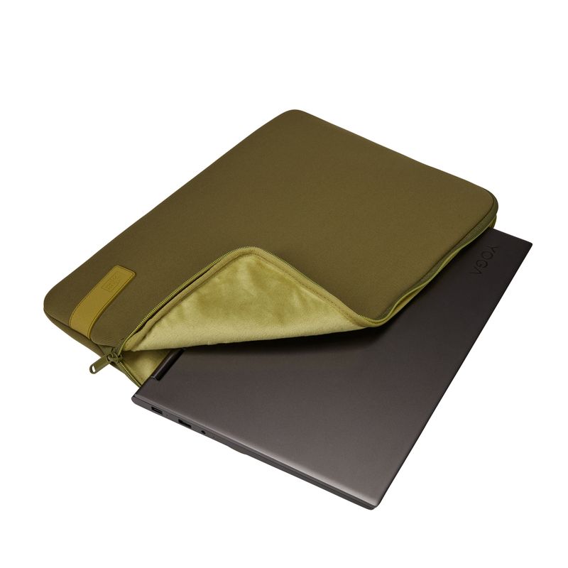 Case Logic Reflect 15.6" laptop sleeve