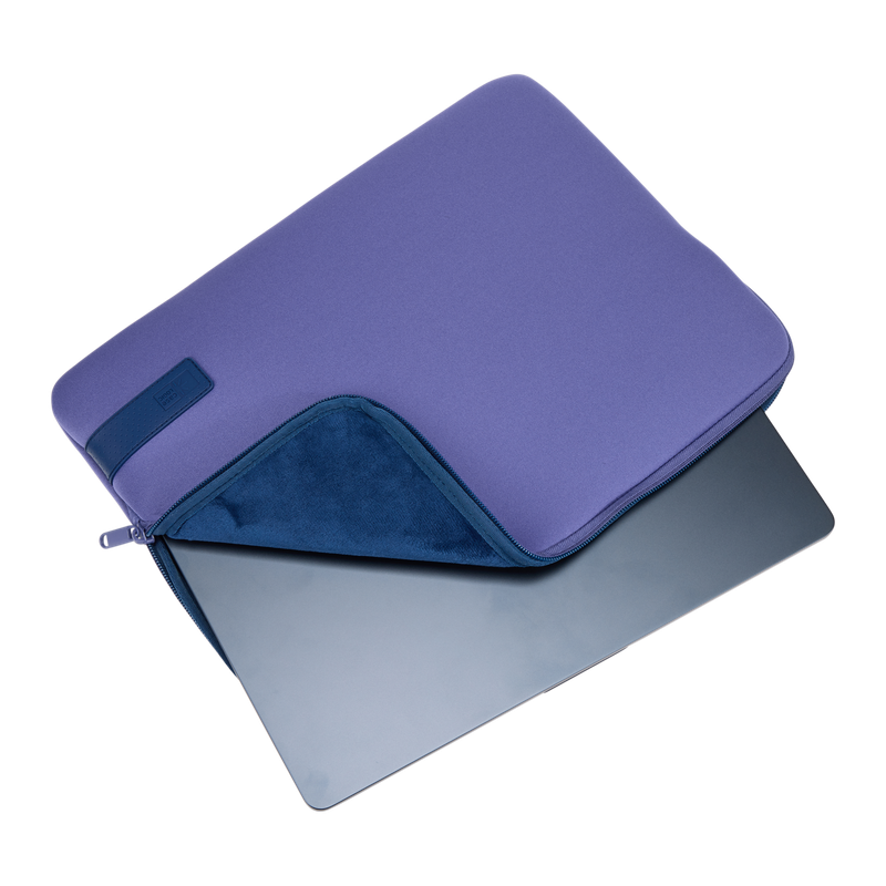 Case Logic Reflect 14" PC sleeve
